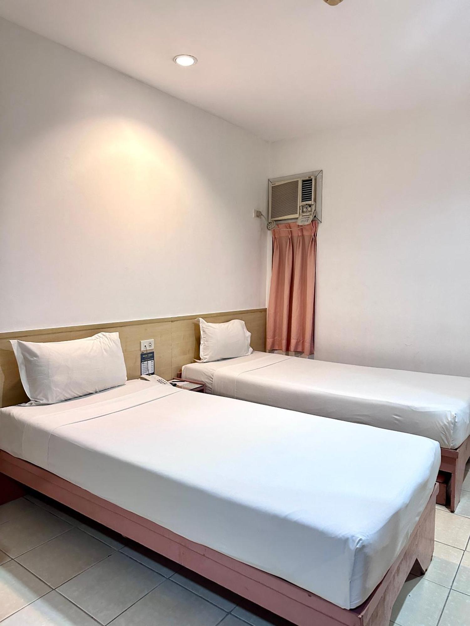 Hotel Pier Cuatro Cebu Ngoại thất bức ảnh