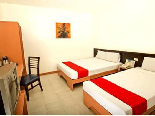 Hotel Pier Cuatro Cebu Ngoại thất bức ảnh